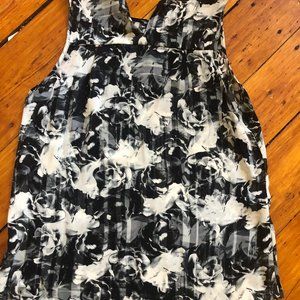 Medium black and white rose tank top blouse